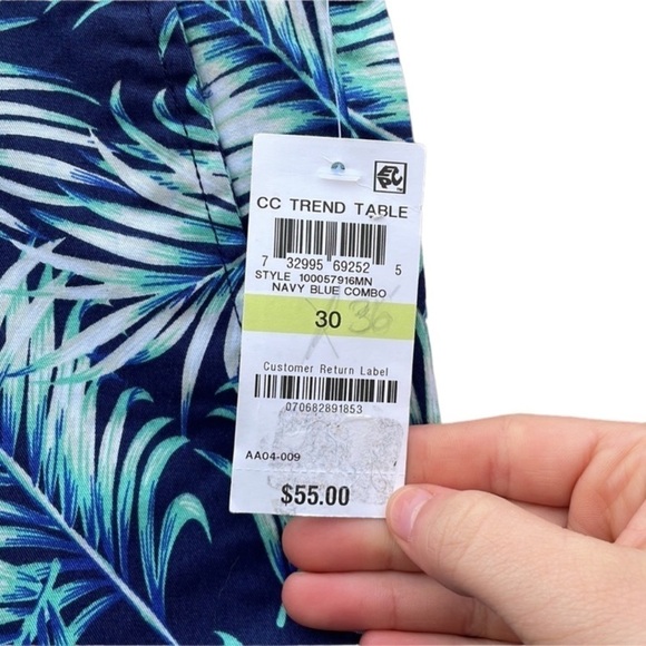 Club room shorts waist 40”, inseam and 9 1/2” - Picture 3 of 4